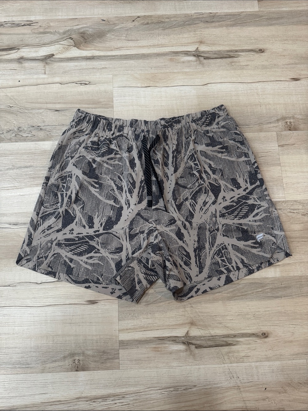 Mens Fabletics 5 inch The One Short Unlined sz. L